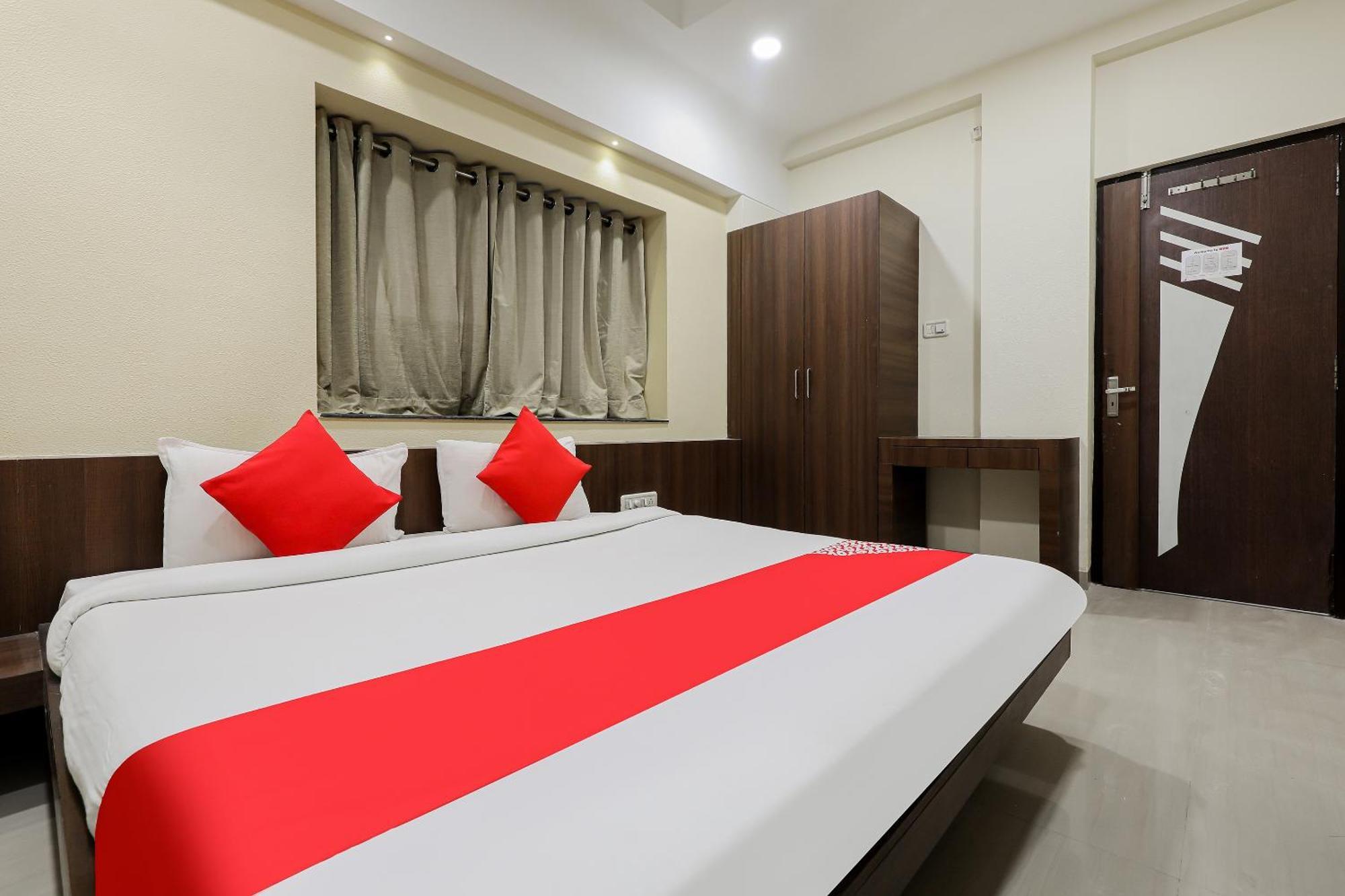 OYO 70099 Hotel Relax Indore Exterior foto