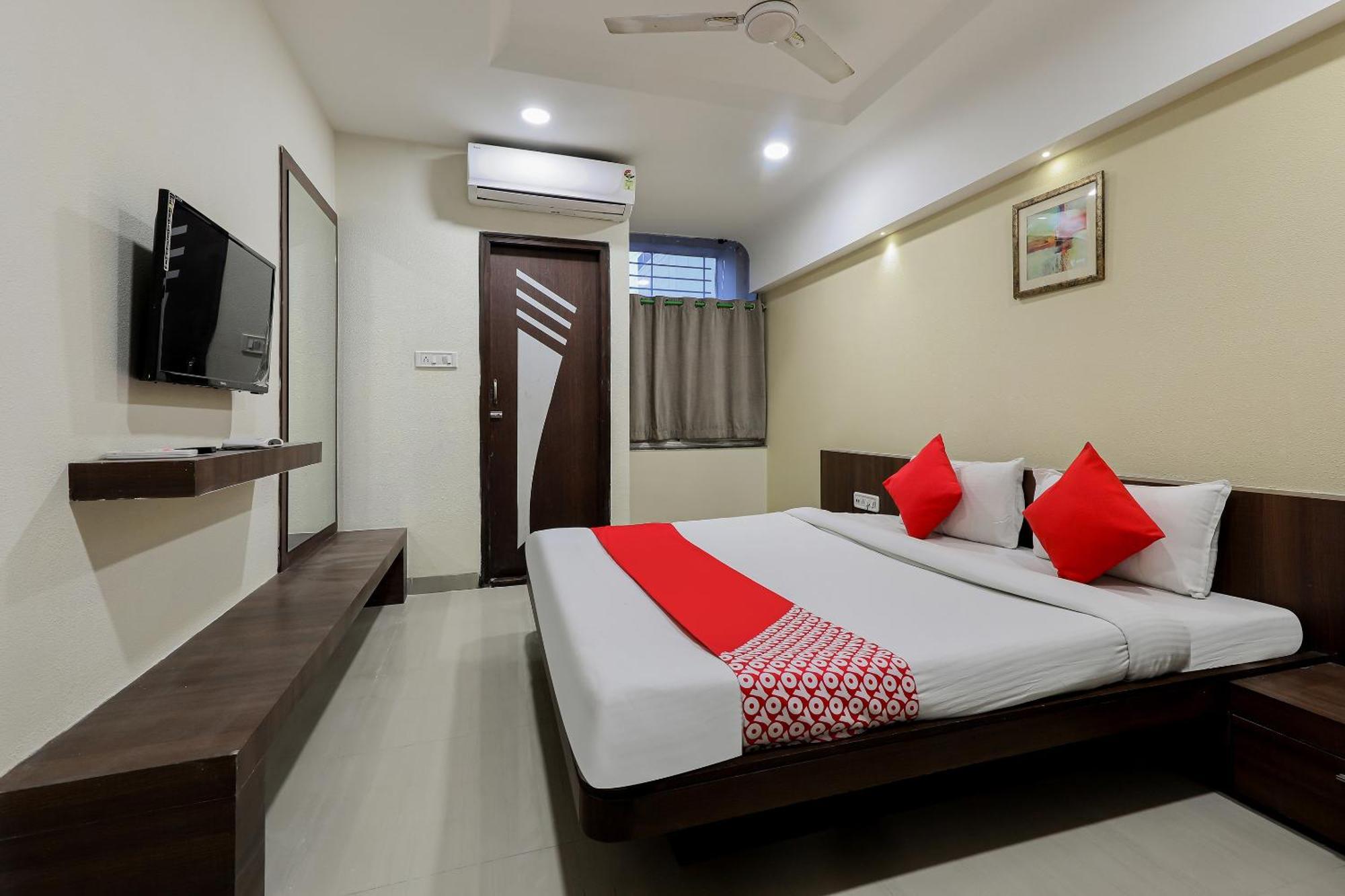 OYO 70099 Hotel Relax Indore Exterior foto
