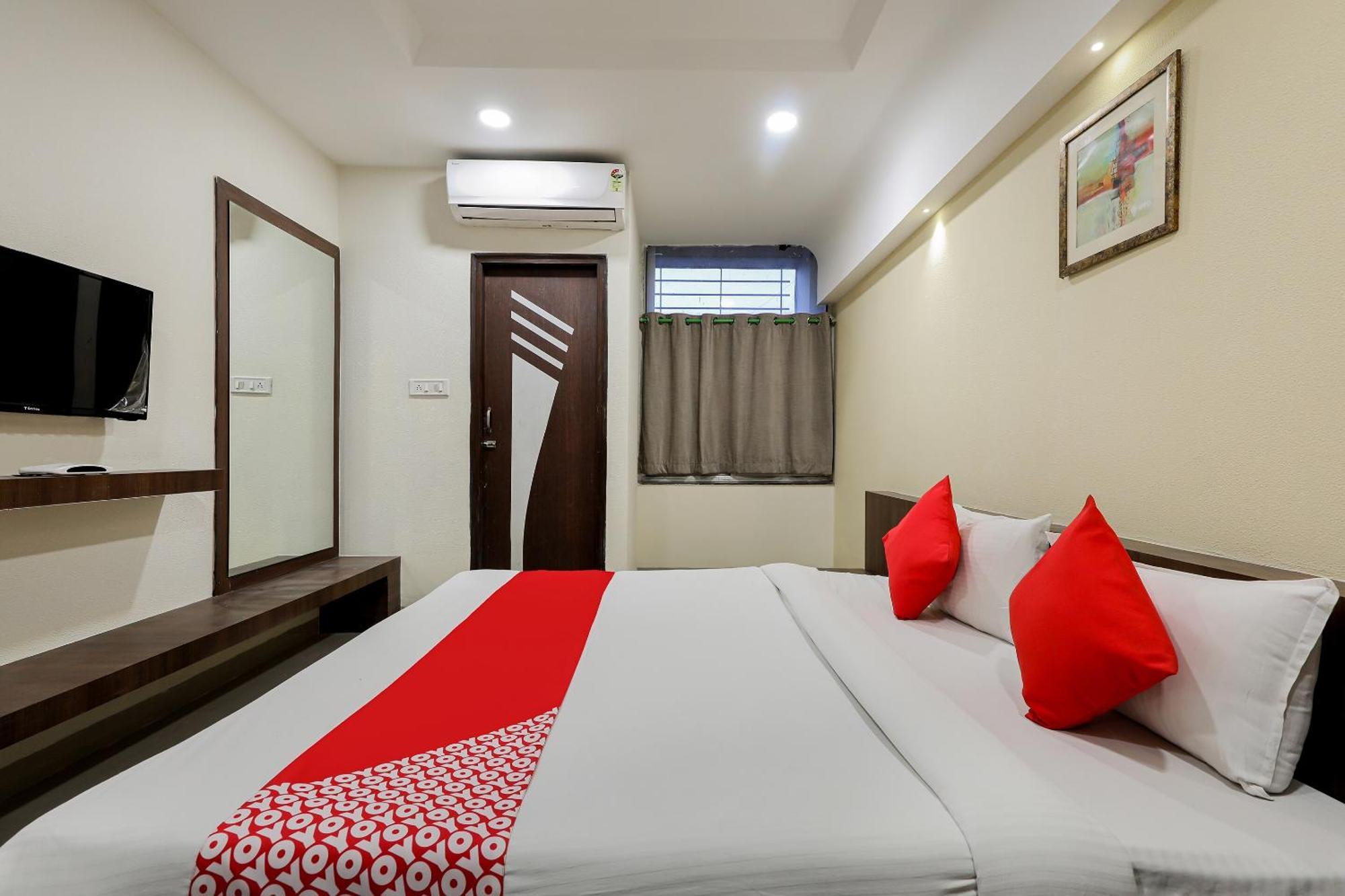 OYO 70099 Hotel Relax Indore Exterior foto
