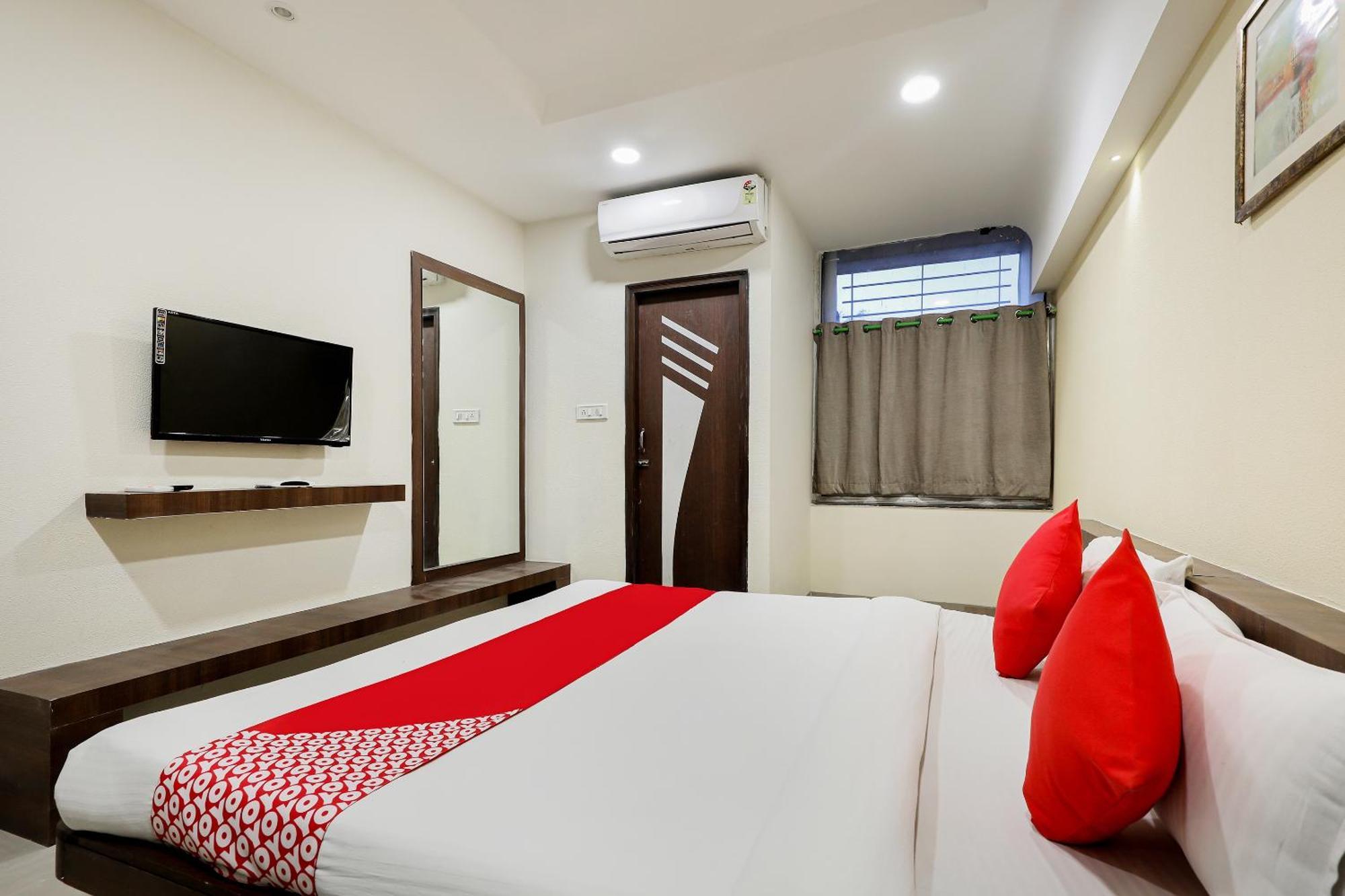 OYO 70099 Hotel Relax Indore Exterior foto