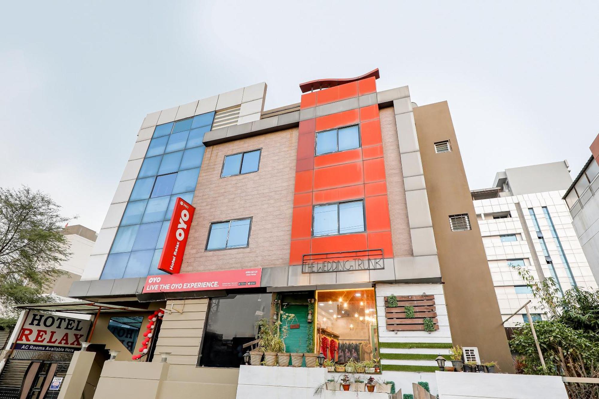 OYO 70099 Hotel Relax Indore Exterior foto